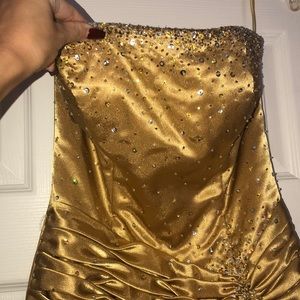 Gown dress/prom dress